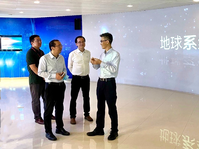 һȺ��վ��һ����ò���Զ�����